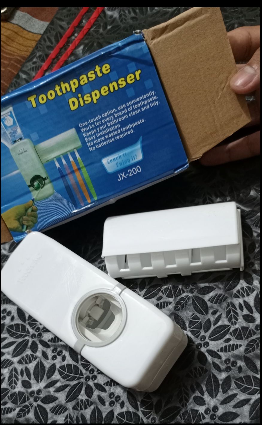 Tooth brush holder